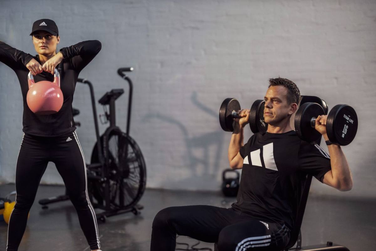 TITAN LIFE Basic Justerbar Træningsbænk, billede 7 hos ActiveNordic