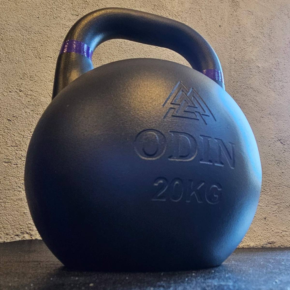 Odin Competition Black Kettlebell 20kg, billede 8 hos ActiveNordic