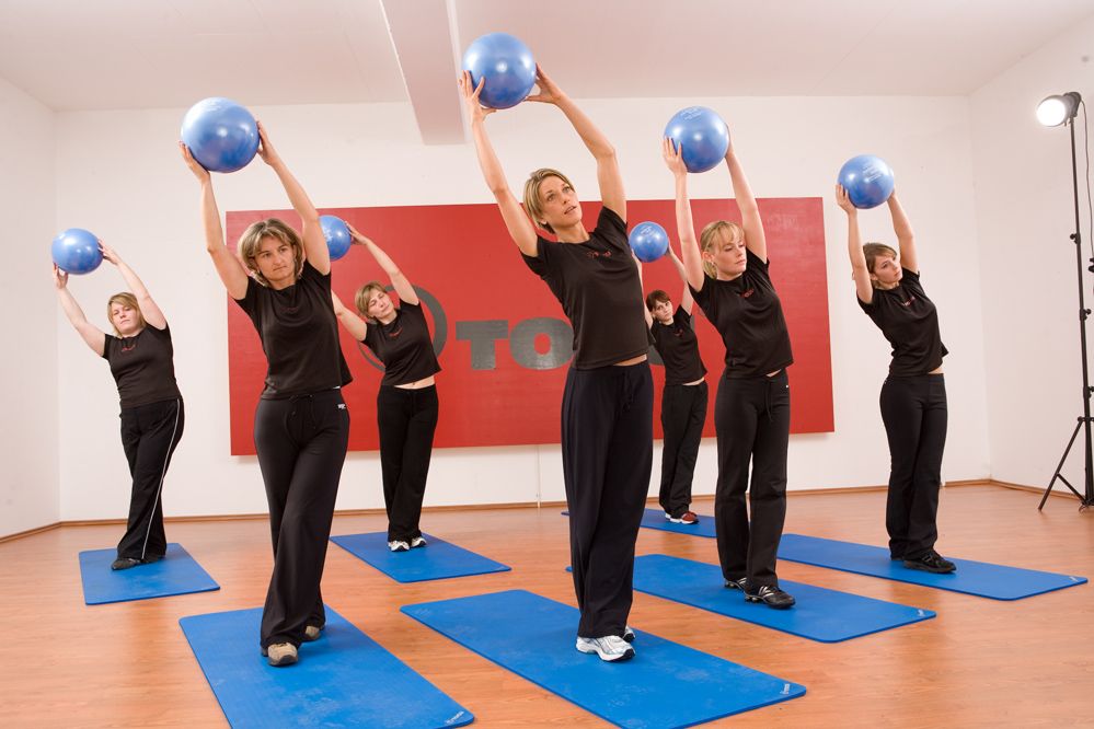 Redondo Ball 26cm Rød – Pilatesbold, billede 4 hos ActiveNordic
