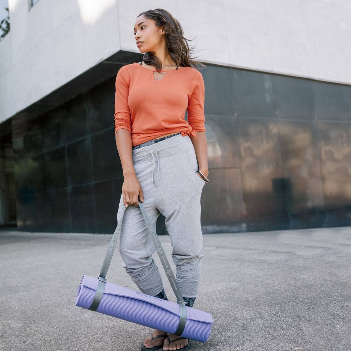 Gaiam Plum Jam Premium Yogamåtte 5mm – Yogamåtter & Tilbehør, billede 8 hos ActiveNordic