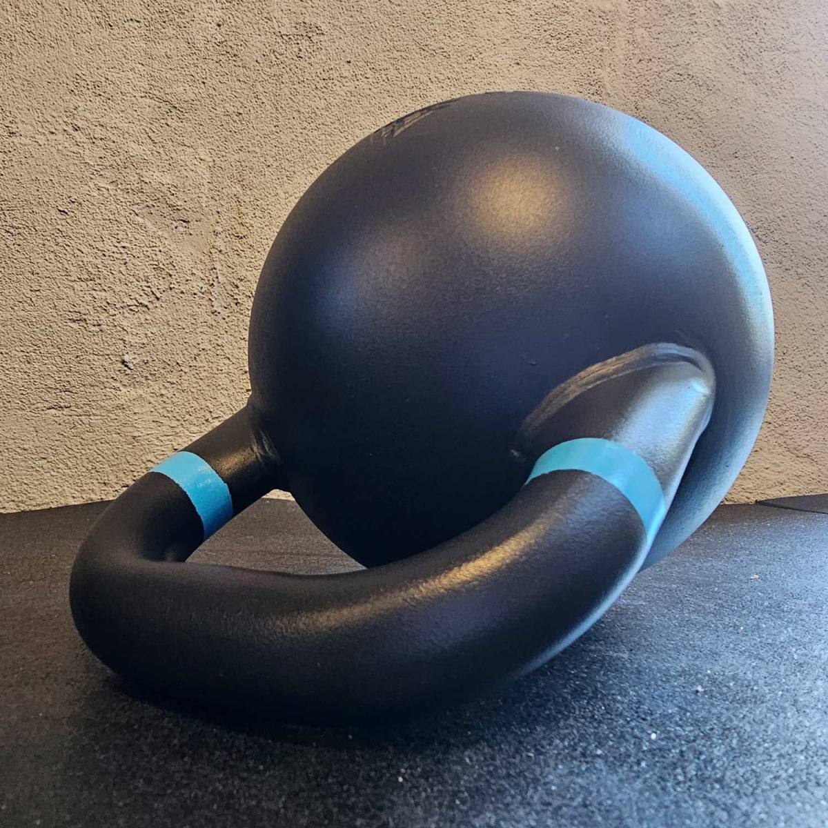Odin Competition Black Kettlebell 12kg, billede 4 hos ActiveNordic