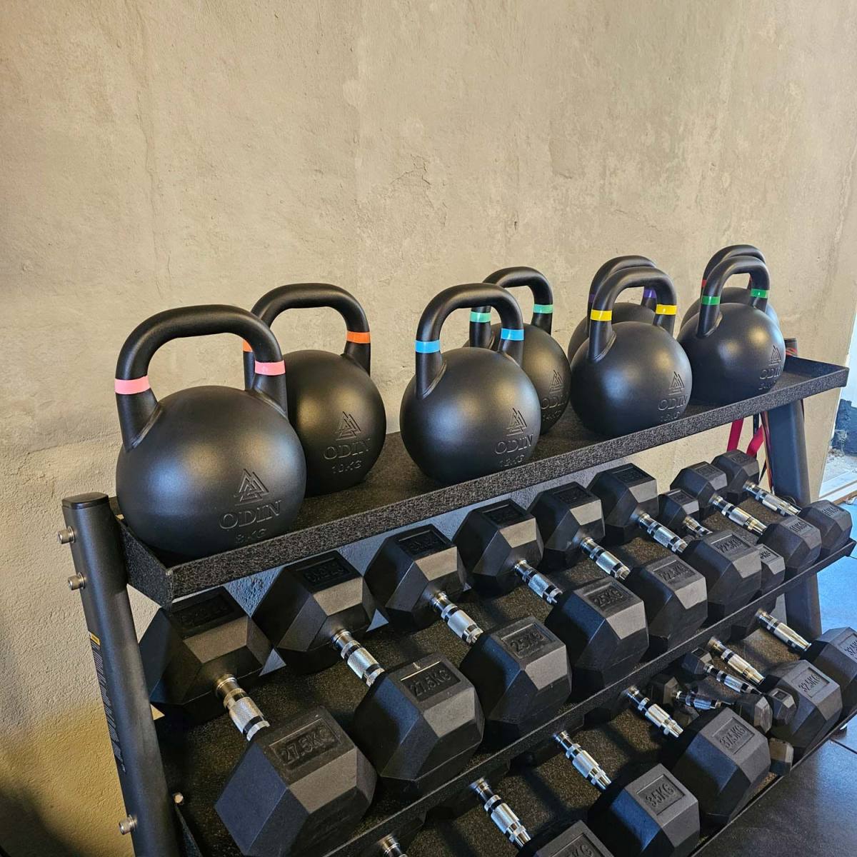 Odin Competition Black Kettlebell 32kg, billede 5 hos ActiveNordic