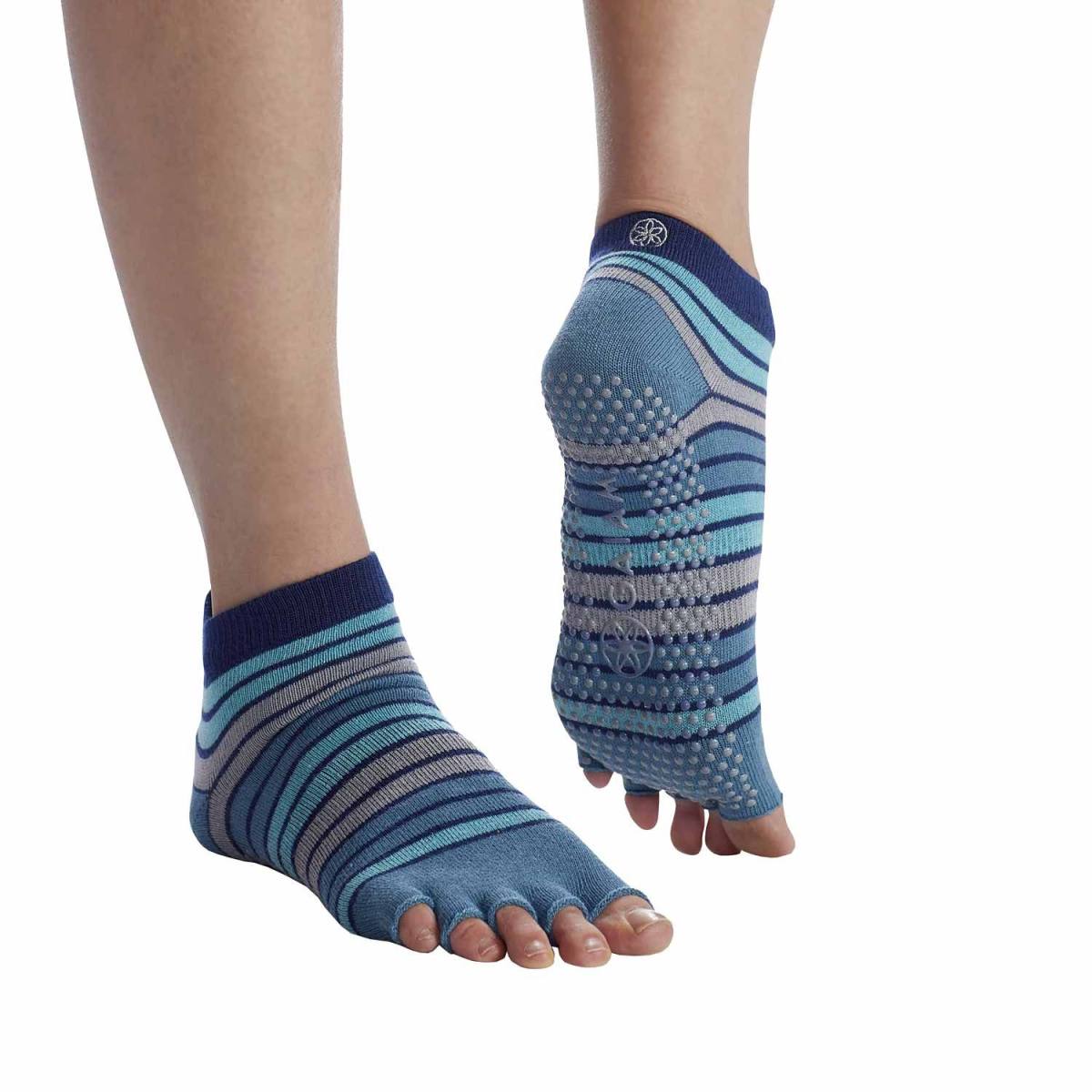 Gaiam Tåløse No-Slip Yoga Strømper Skyline – Yogasokker & Handsker hos ActiveNordic