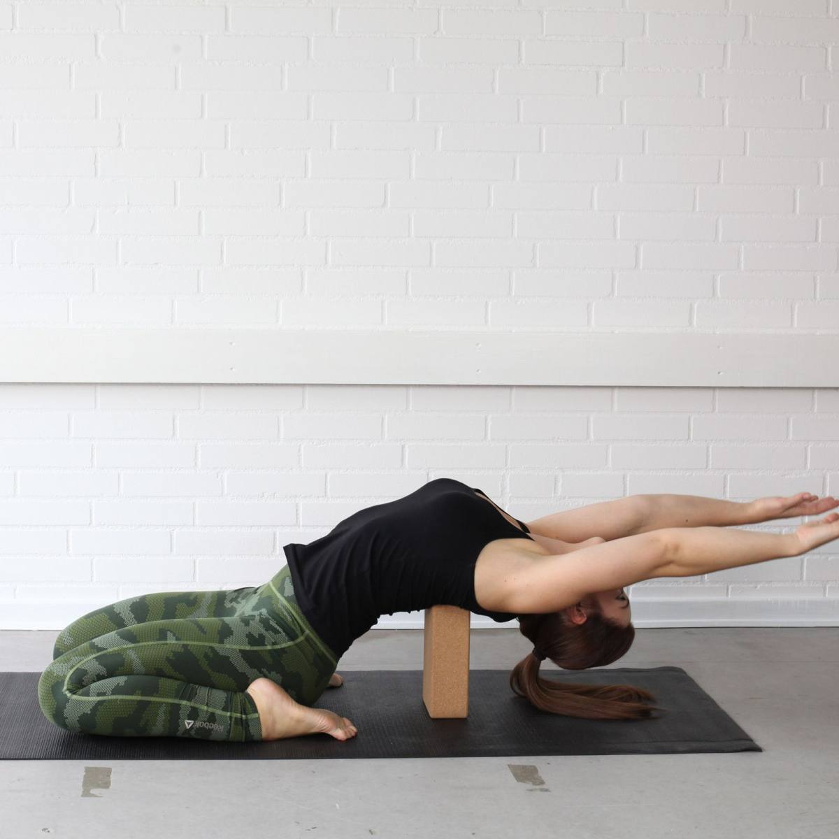 Odin Pakketilbud Yogamåtte + 2 stk Kork Yogablokke – Yogaudstyr & Redskaber, billede 12 hos ActiveNordic